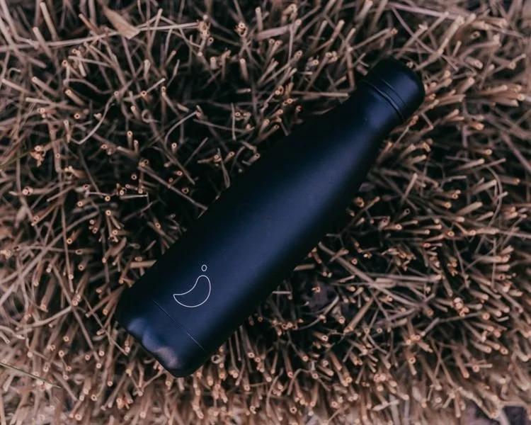 Вакуумная бутылка для воды 0,5 л, черная Monochrome All Black CHILLY'S | https://grandposuda.com.ua