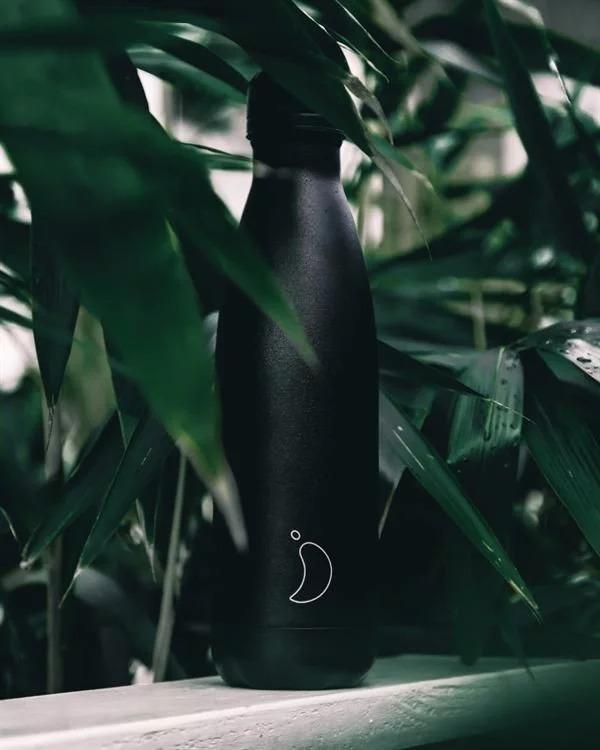 Вакуумная бутылка для воды 0,5 л, черная Monochrome All Black CHILLY'S | https://grandposuda.com.ua